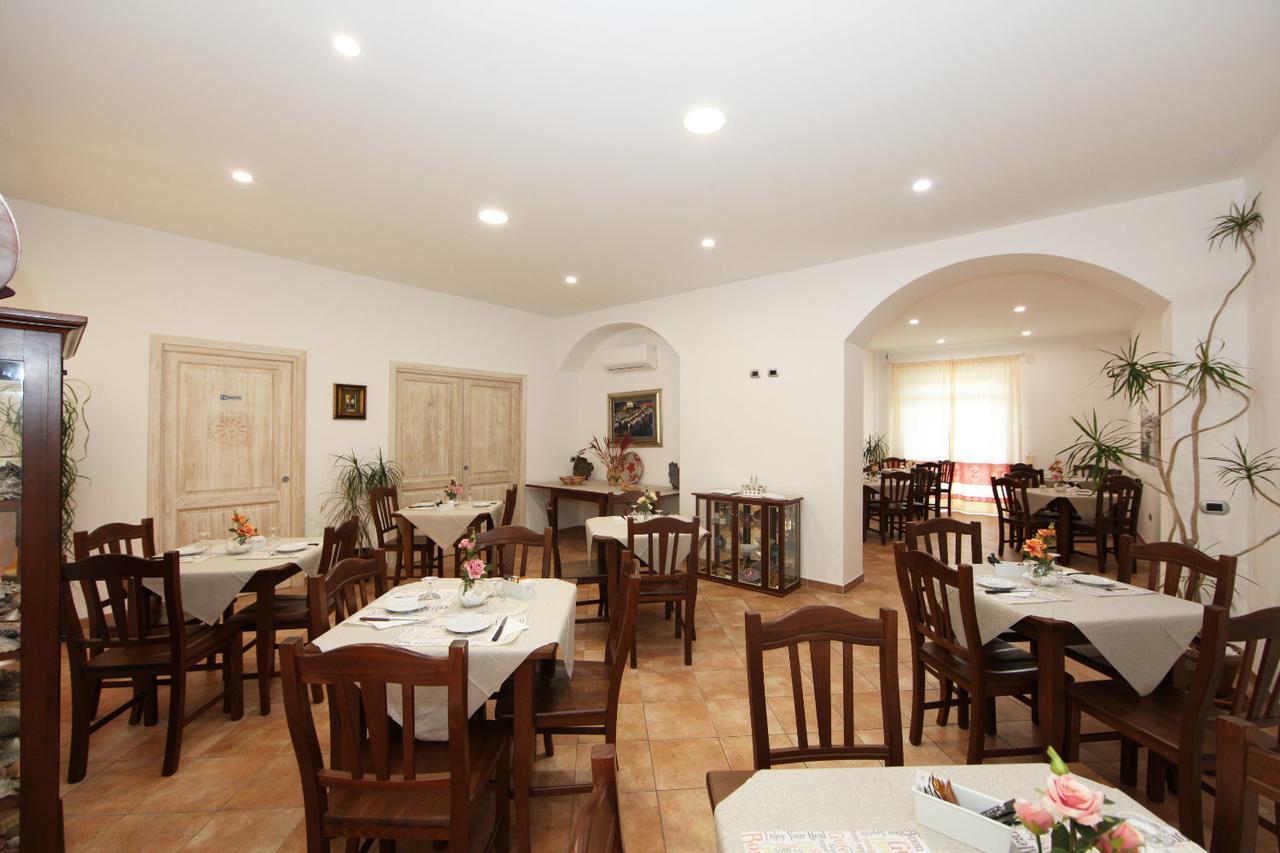 Guest House Villabianca La Maddalena  Kültér fotó